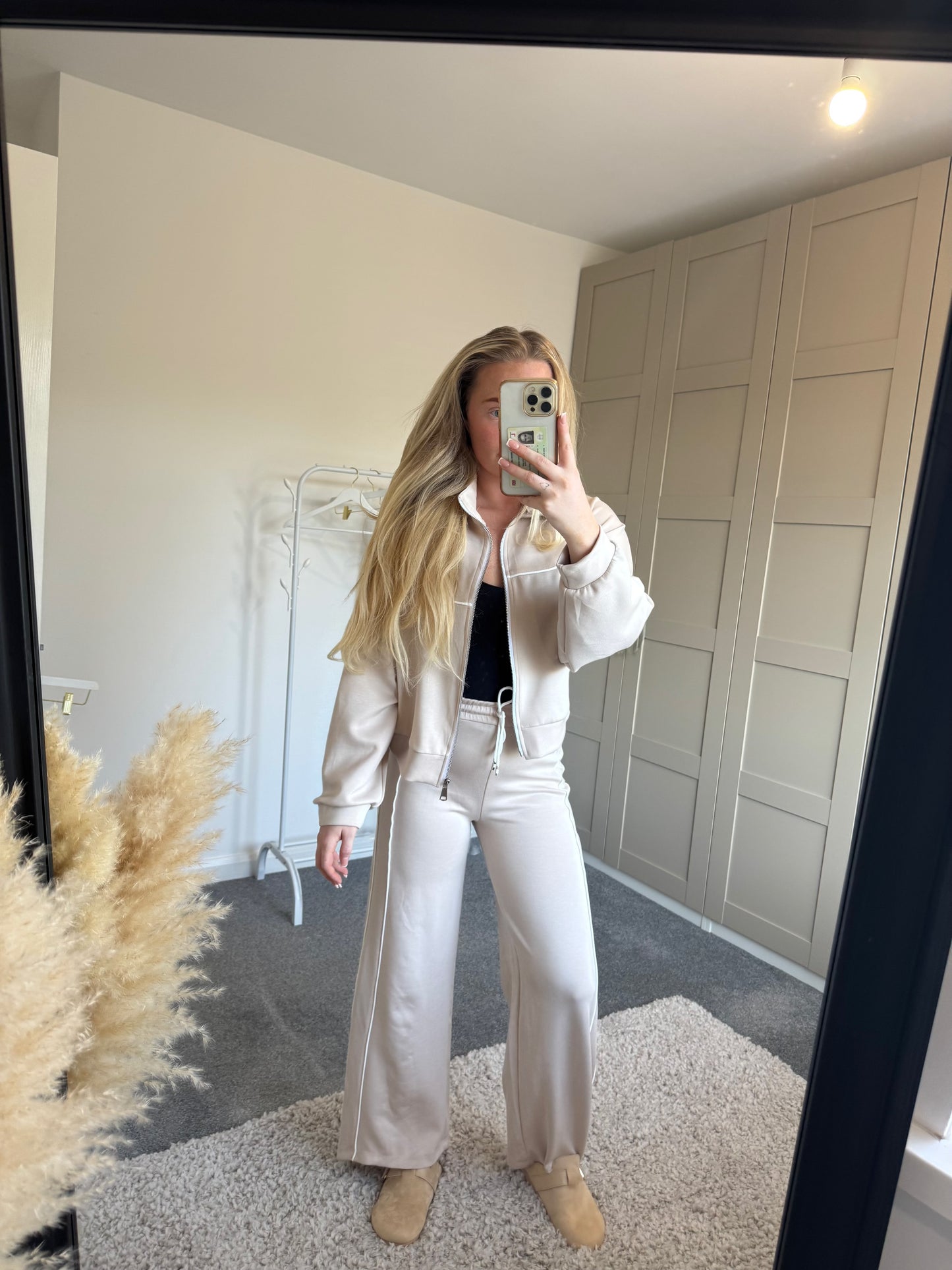 Beige Zip jacket & bottoms